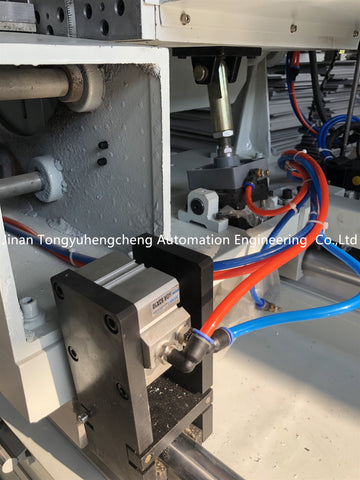 Manufactory direct aluminum sliding windows corner crimping machine on China WDMA